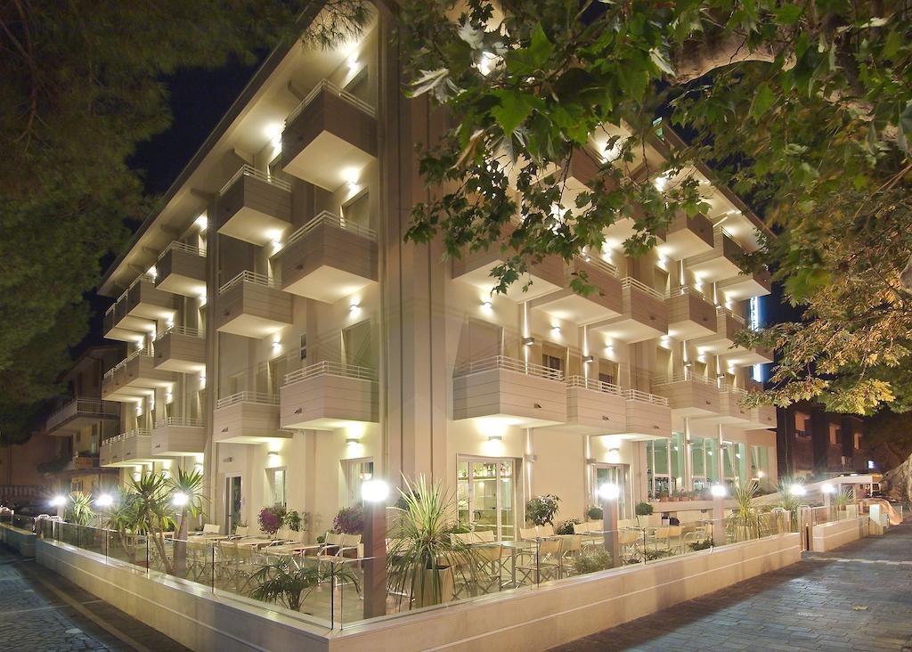 Hotel Muccioli Misano Adriatico Zewnętrze zdjęcie