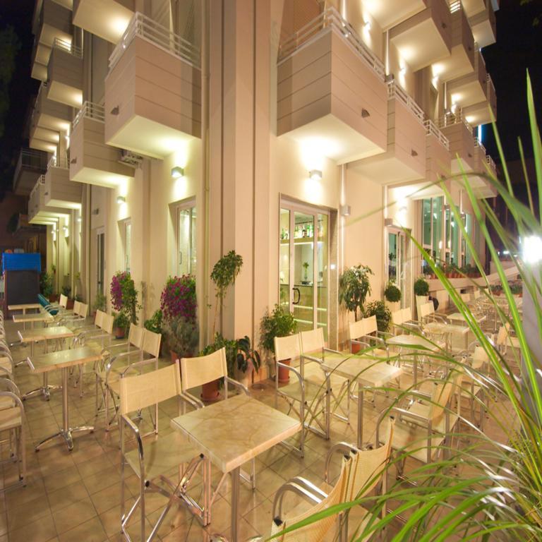 Hotel Muccioli Misano Adriatico Zewnętrze zdjęcie
