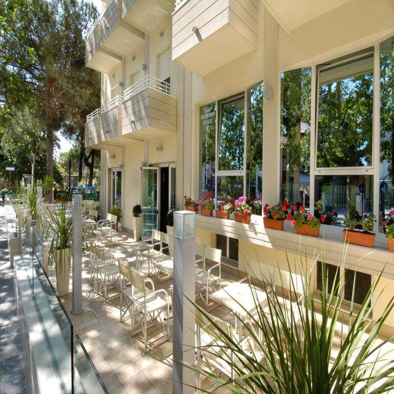 Hotel Muccioli Misano Adriatico Zewnętrze zdjęcie