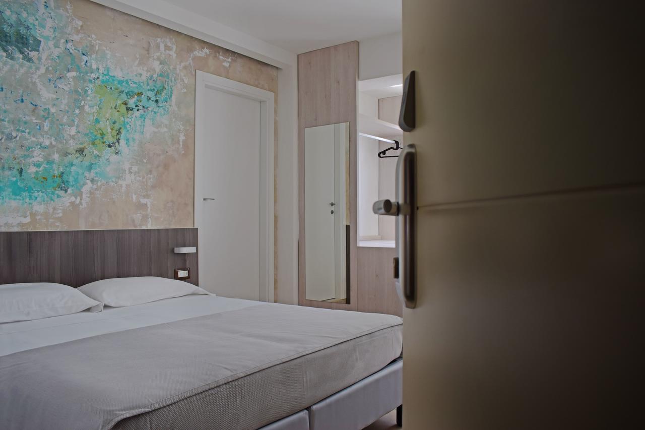 Hotel Muccioli Misano Adriatico Zewnętrze zdjęcie