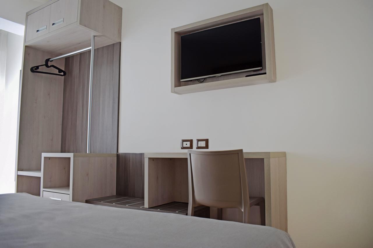 Hotel Muccioli Misano Adriatico Zewnętrze zdjęcie