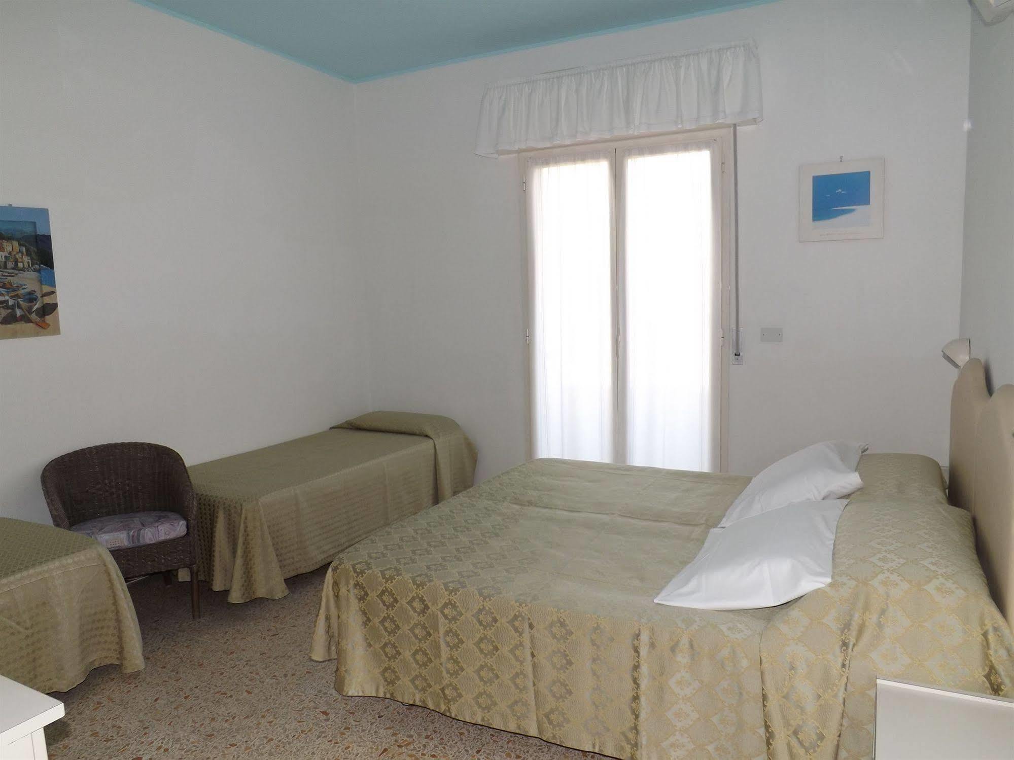 Hotel Muccioli Misano Adriatico Zewnętrze zdjęcie